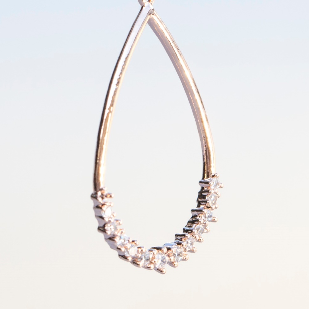 Rose gold teardrop cubic zirconia earrings - Picture 4 of 5